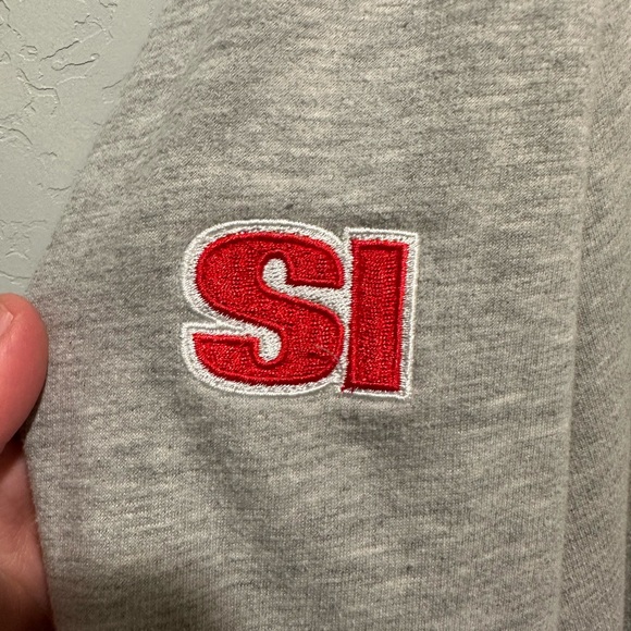 Kansas City Chiefs Light Gray Hoodie - Picture 4 of 5